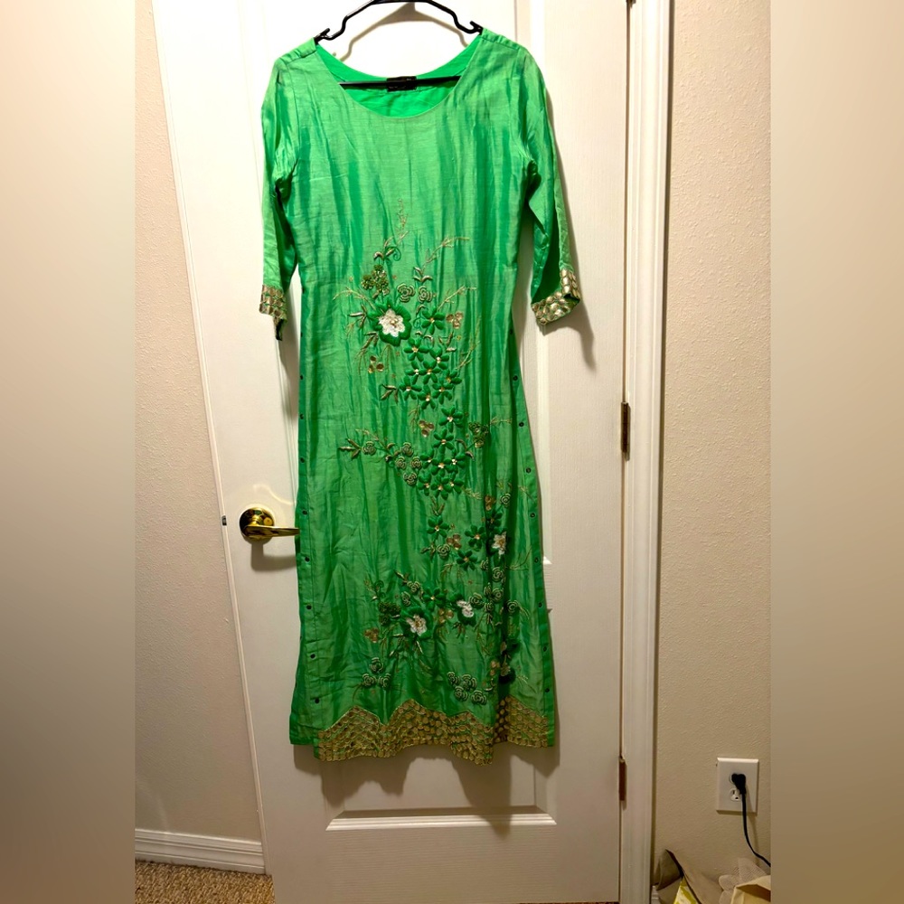Green kurta new tried on but unworn shalwar top 1 piece